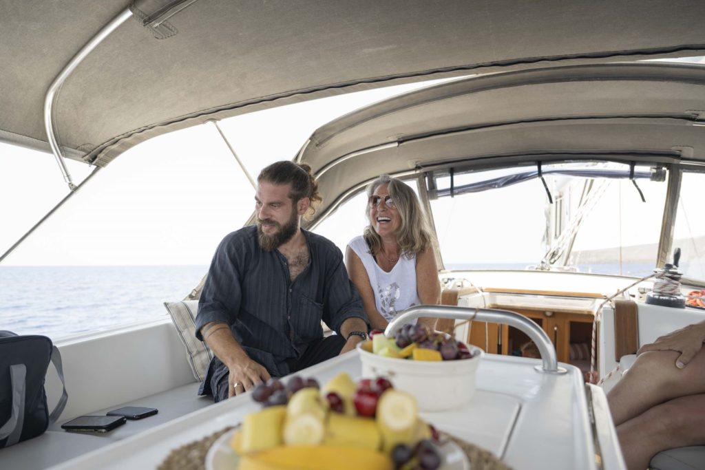 Spend a great time on our jeanneau sailing yacht